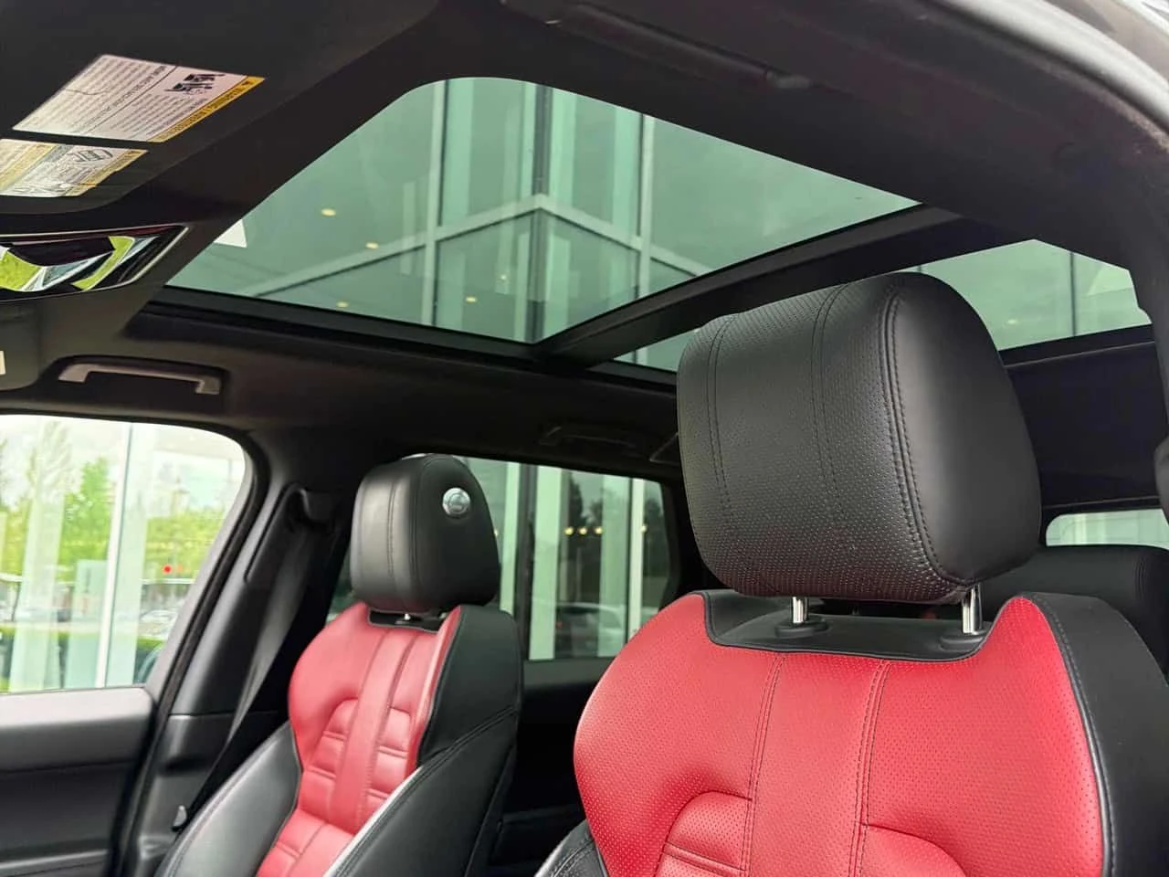 Land Rover Range Rover Sport  V6 HST LE / СЕРВИЗНА ИСТОРИЯ  / ЦЕНА ДО БЪЛГАРИЯ, снимка 12 - Автомобили и джипове - 55281682