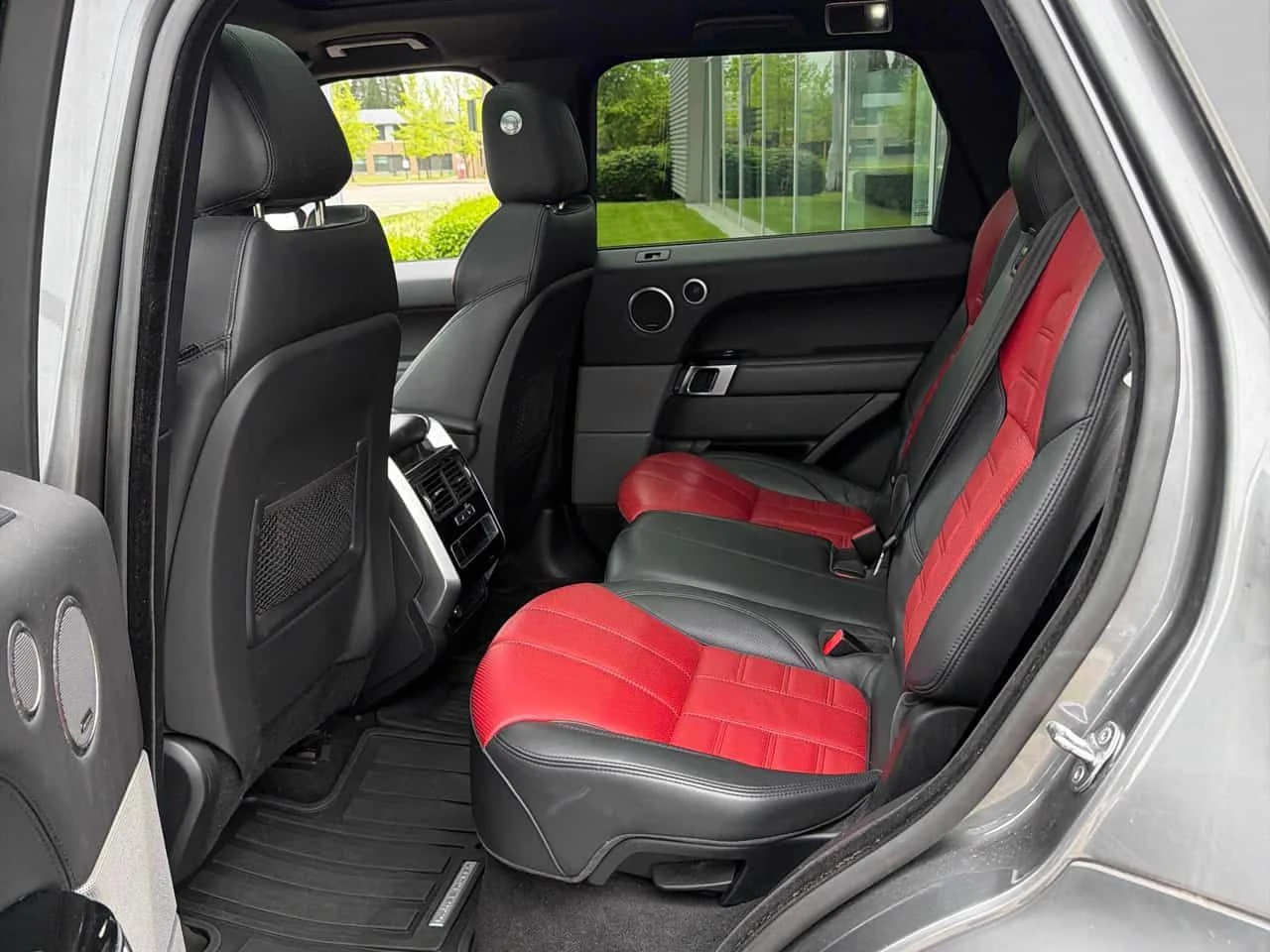 Land Rover Range Rover Sport  V6 HST LE / СЕРВИЗНА ИСТОРИЯ  / ЦЕНА ДО БЪЛГАРИЯ, снимка 8 - Автомобили и джипове - 55281682