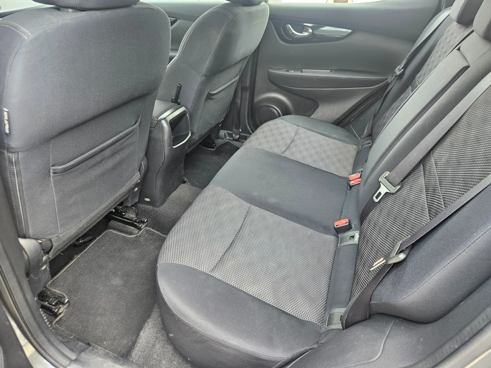 Nissan Qashqai 1.5 DCI, снимка 6 - Автомобили и джипове - 55314047