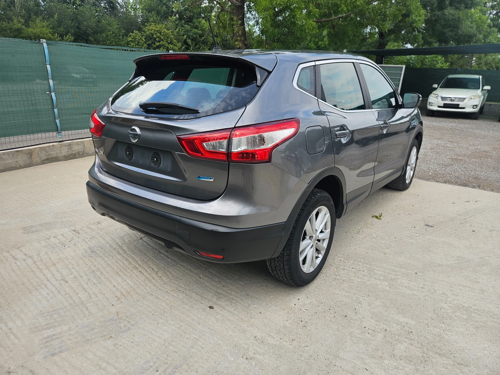 Nissan Qashqai 1.5 DCI, снимка 3 - Автомобили и джипове - 55314047