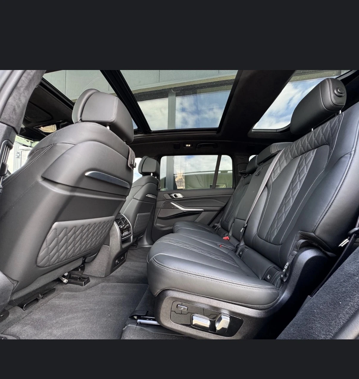 BMW X7 FACELIFT xDrive 40d M-Sport FUL MAX EXTRI !!!!, снимка 15 - Автомобили и джипове - 55436763