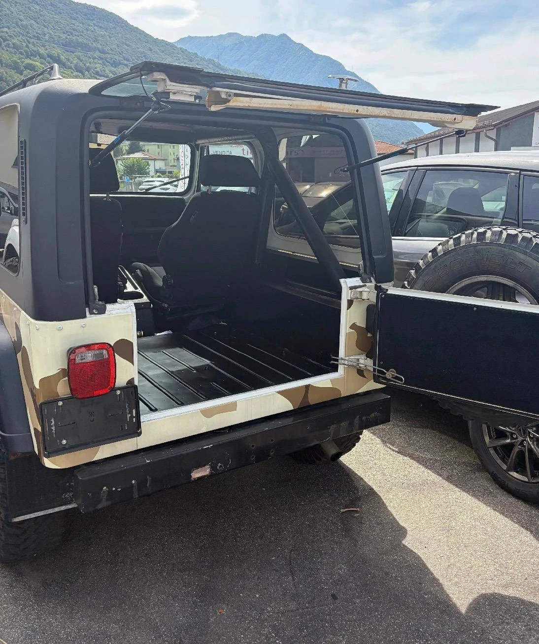Jeep Wrangler, снимка 6 - Автомобили и джипове - 55955468