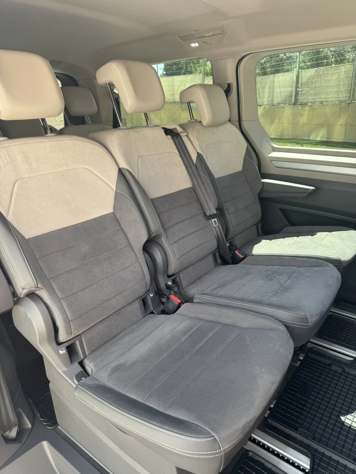 VW Multivan, снимка 9 - Бусове и автобуси - 55991270