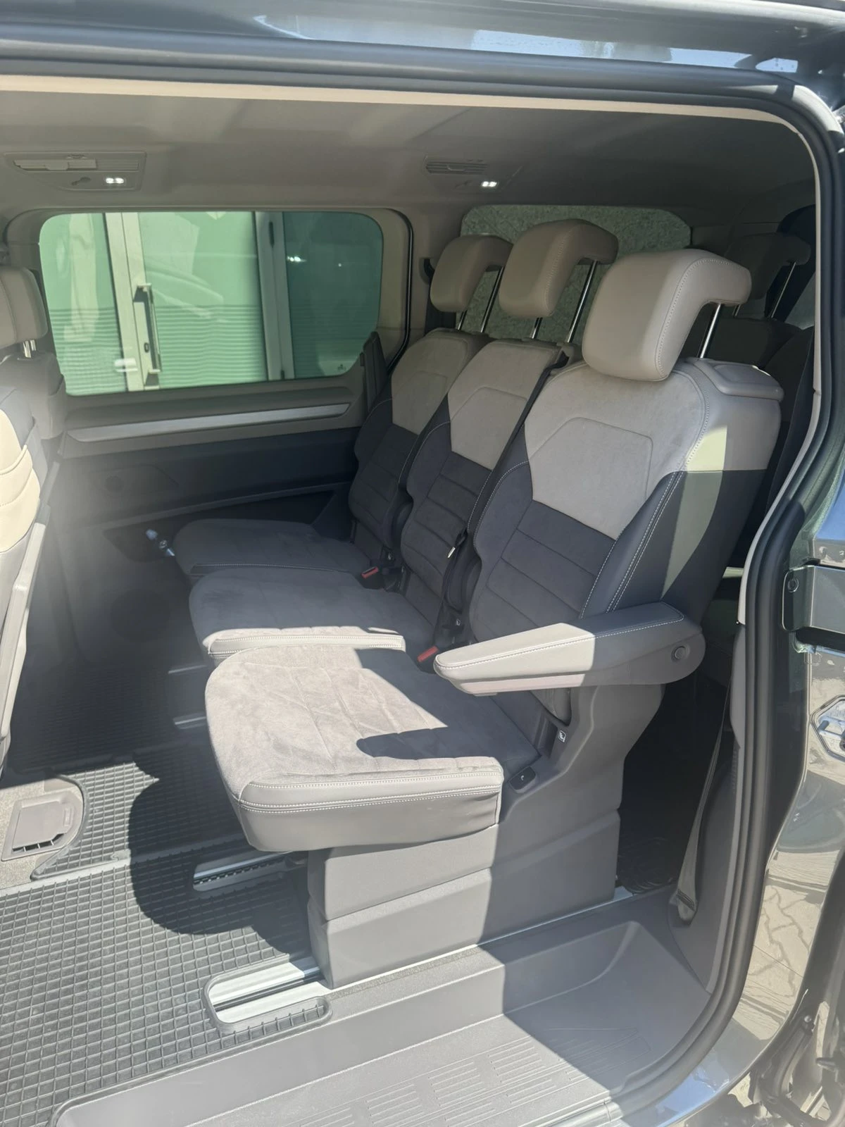 VW Multivan, снимка 10 - Бусове и автобуси - 55991270