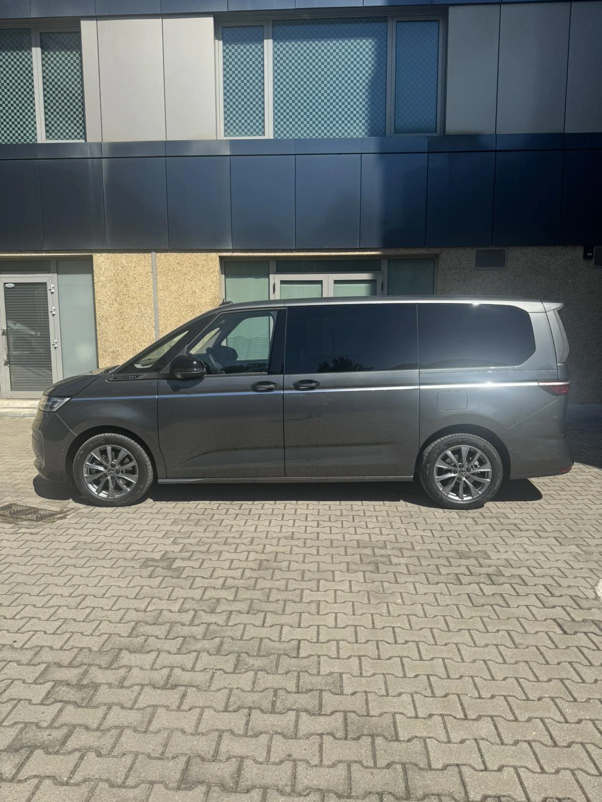 VW Multivan, снимка 6 - Бусове и автобуси - 55991270