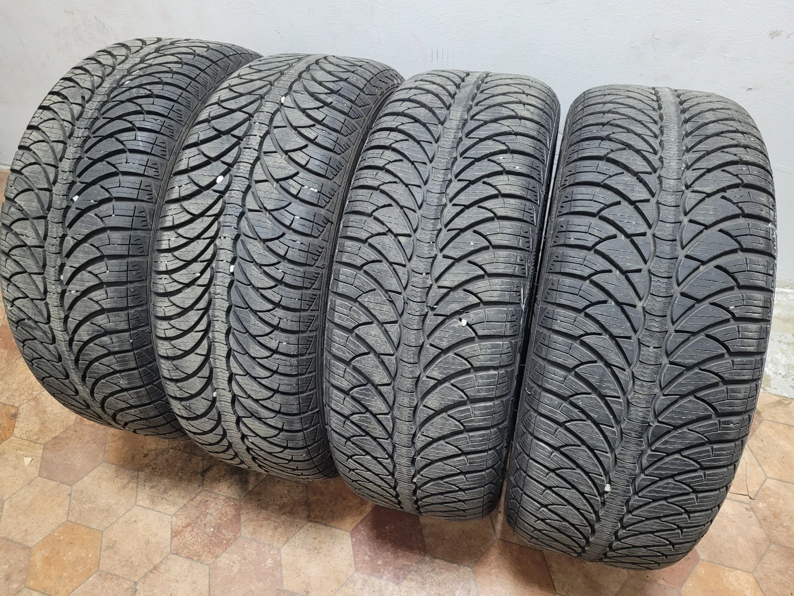 Гуми Зимни 205/55R16