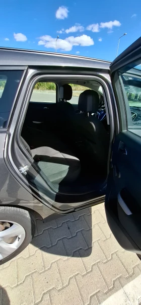 Opel Astra Sports Tourer ГАЗ, снимка 7