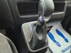 Hyundai Staria  11-Seater Modern, снимка 9