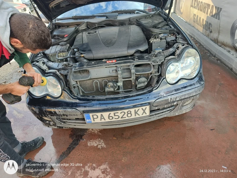 Mercedes-Benz C 200, снимка 4 - Автомобили и джипове - 48513618