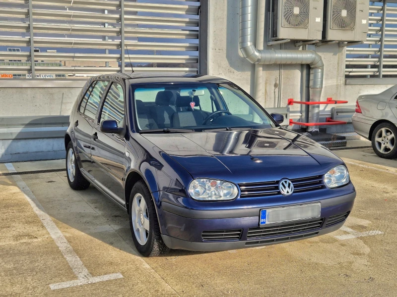 VW Golf 4 1.4i 16V, снимка 2 - Автомобили и джипове - 48482294