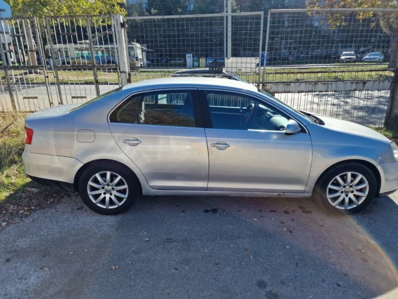 VW Jetta, снимка 7 - Автомобили и джипове - 48817776