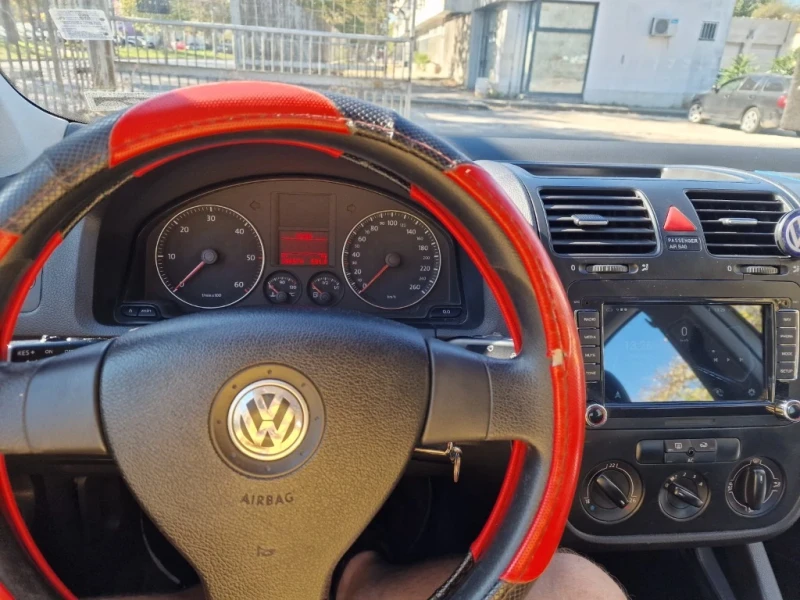 VW Jetta, снимка 9 - Автомобили и джипове - 48817776