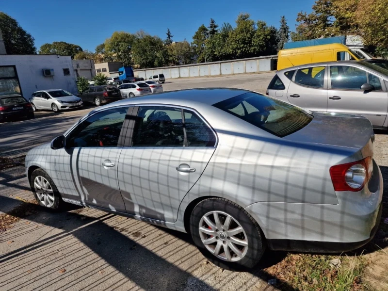 VW Jetta, снимка 4 - Автомобили и джипове - 48817776