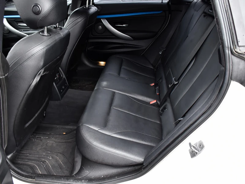 BMW 335 * АВТО КРЕДИТ* ЦЕНА ДО БГ * СЕРВИЗНА ИСТОРИЯ * , снимка 15 - Автомобили и джипове - 52595284