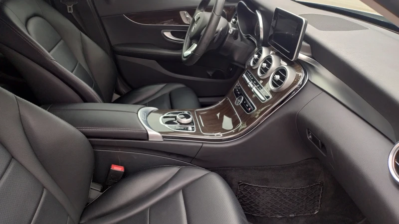 Mercedes-Benz C 300, снимка 11 - Автомобили и джипове - 53126793