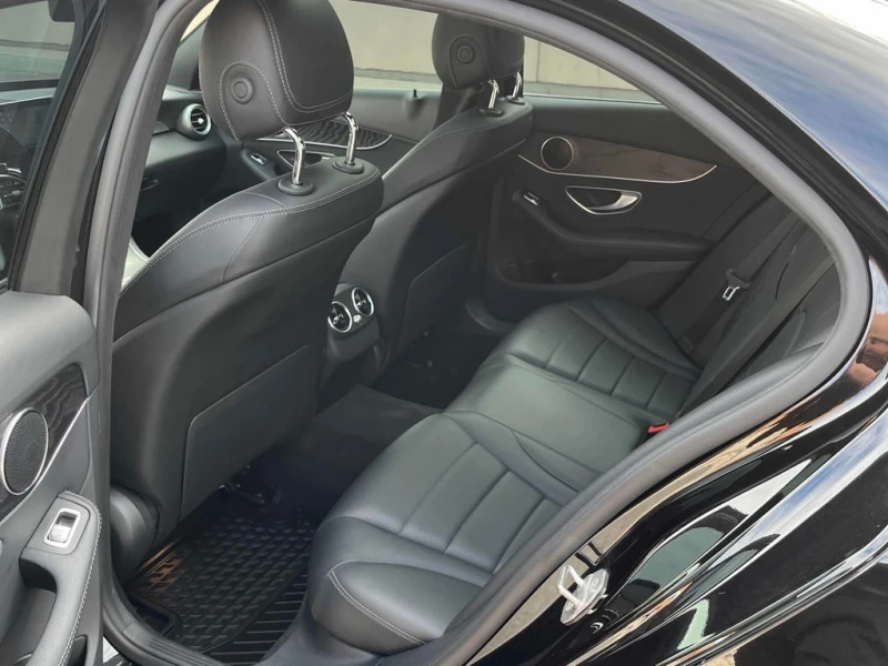 Mercedes-Benz C 300 * CARFAX * БЕЗ ПЪРВОНАЧАЛНА ВНОСКА, снимка 13 - Автомобили и джипове - 53182460