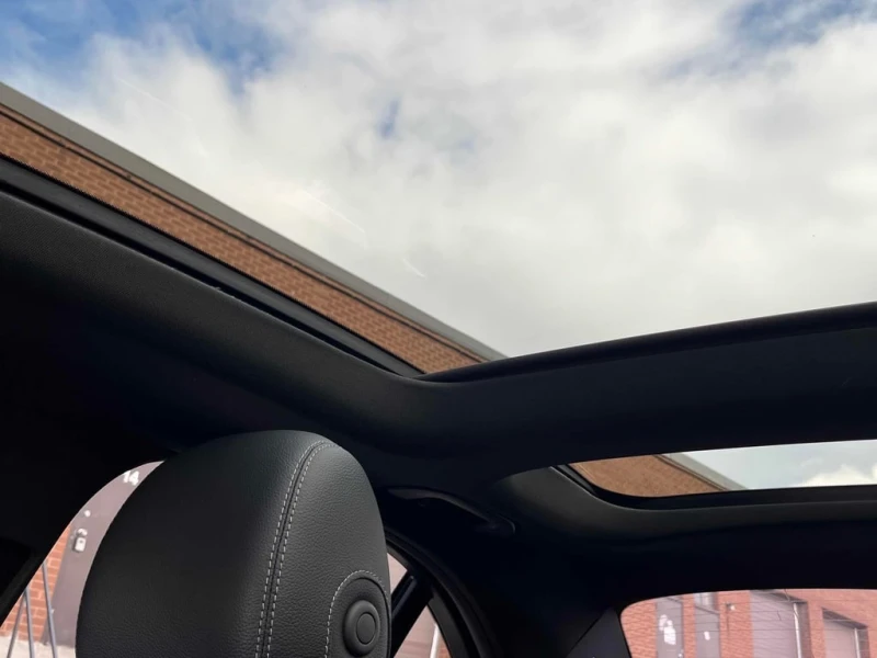 Mercedes-Benz C 300 * CARFAX * БЕЗ ПЪРВОНАЧАЛНА ВНОСКА, снимка 12 - Автомобили и джипове - 53182460