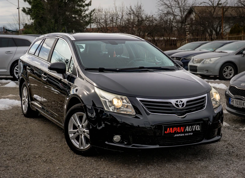 Toyota Avensis 1.8 бензин | Много добро състояние! С Гаранция! , снимка 3 - Автомобили и джипове - 53595231