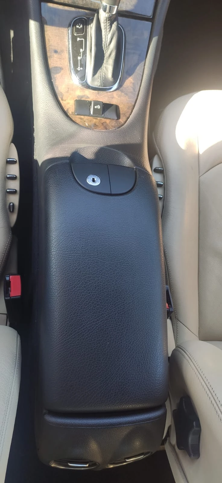 Mercedes-Benz CLK 320 7G-Tronic, снимка 10 - Автомобили и джипове - 53439444