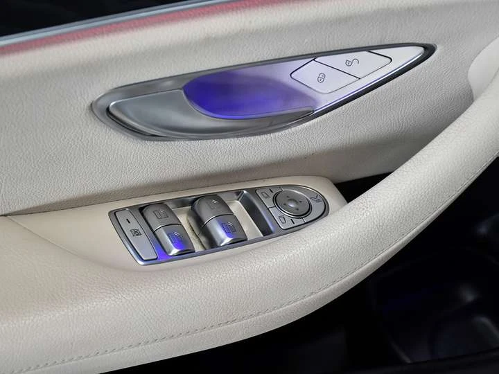 Mercedes-Benz E 350 No Accident l 4Matic l E350 l AMG l, снимка 17 - Автомобили и джипове - 53769861