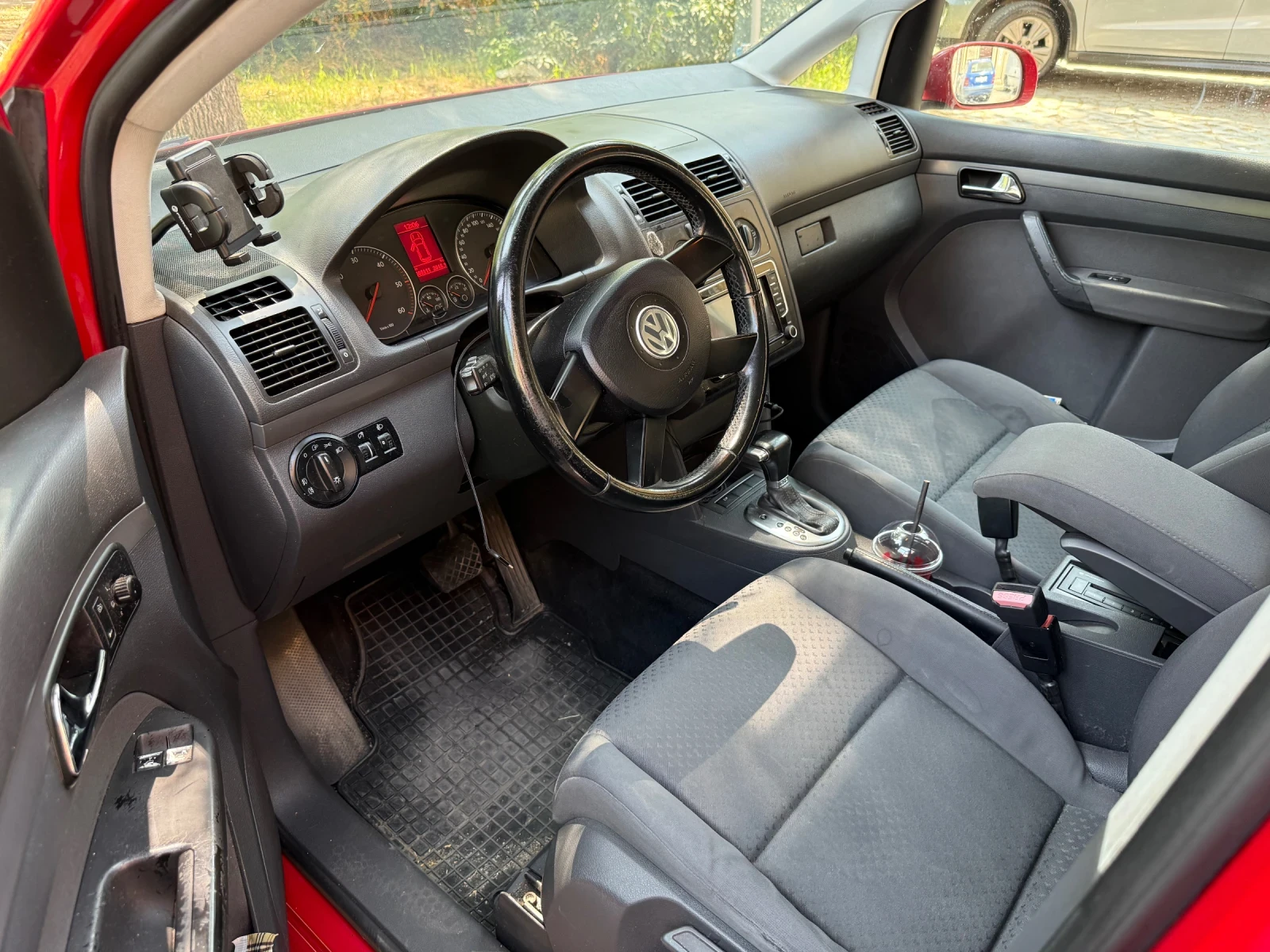 VW Touran 1, 9 TDI - изображение 4