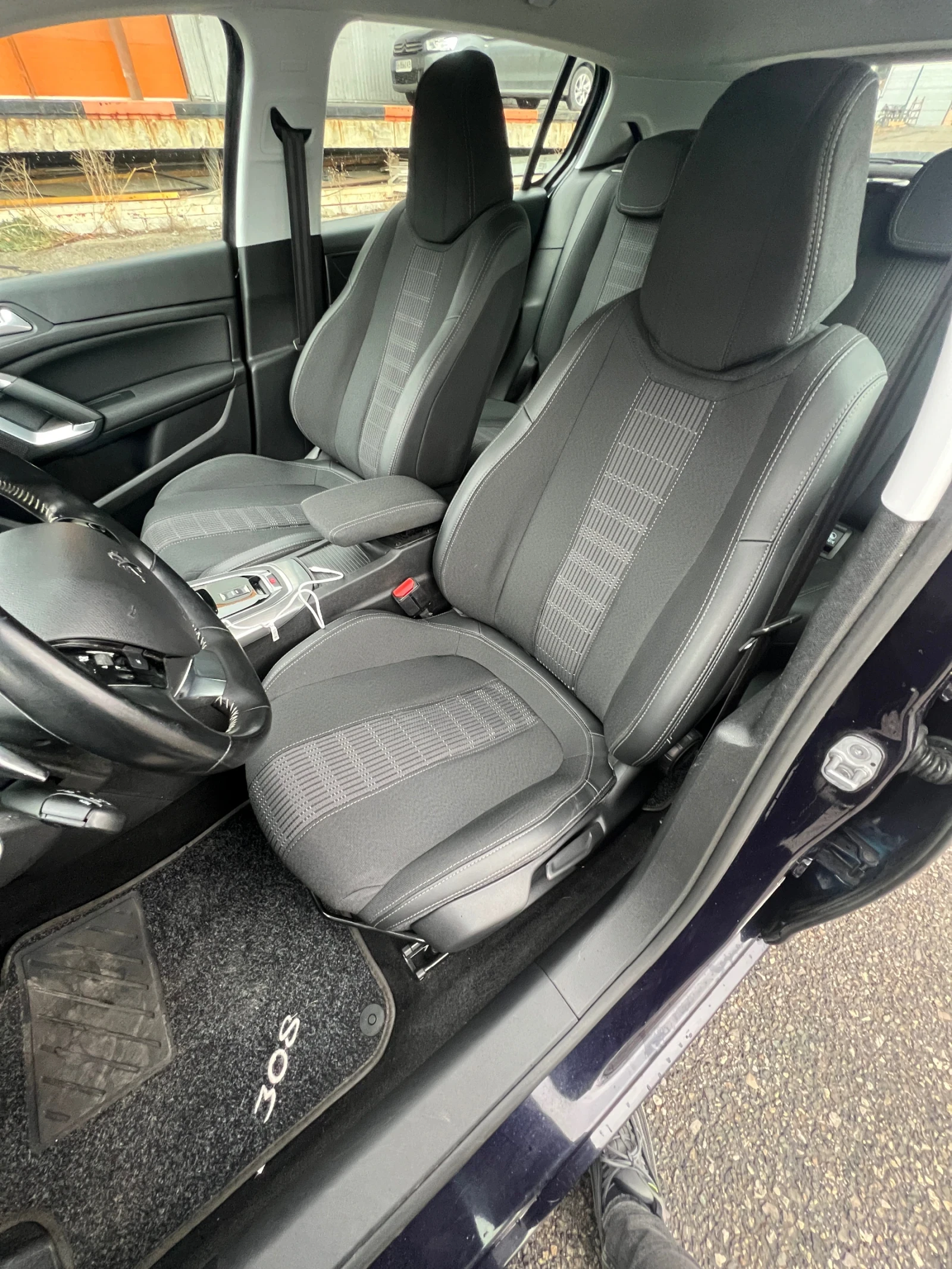 Peugeot 308 1.5 EAT8 - изображение 6