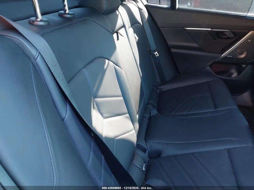 BMW i5 M60, снимка 8 - Автомобили и джипове - 53966234