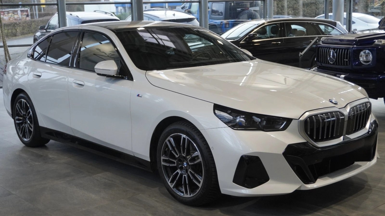 BMW 520 M-SPORT* CARBON* ОБДУХВАНЕ, снимка 3 - Автомобили и джипове - 53996628