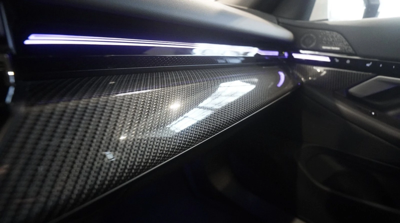 BMW 520 M-SPORT* CARBON* ОБДУХВАНЕ, снимка 6 - Автомобили и джипове - 53996628