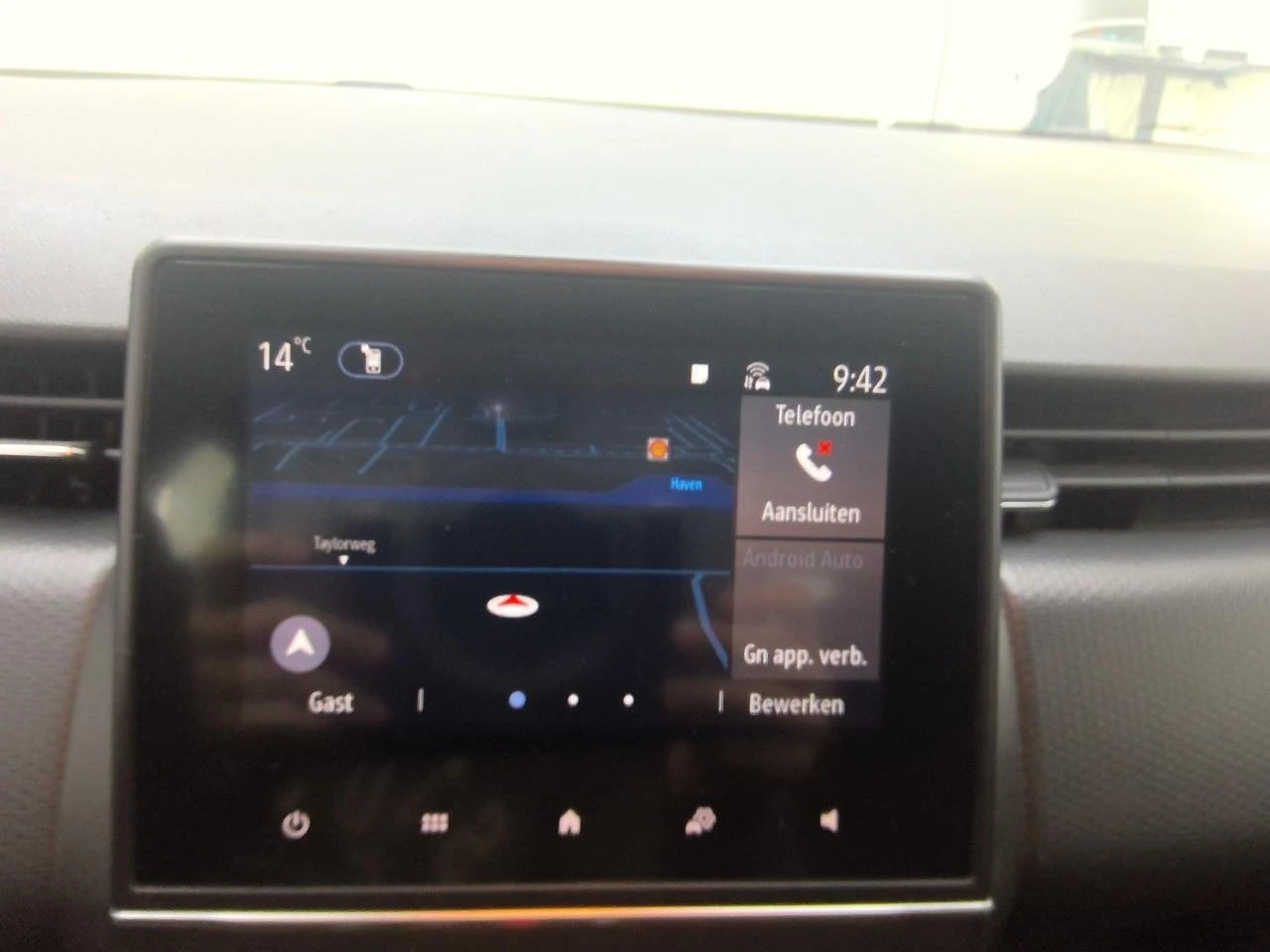 Renault Clio 1.0 Tce Zen, снимка 8 - Автомобили и джипове - 54217413