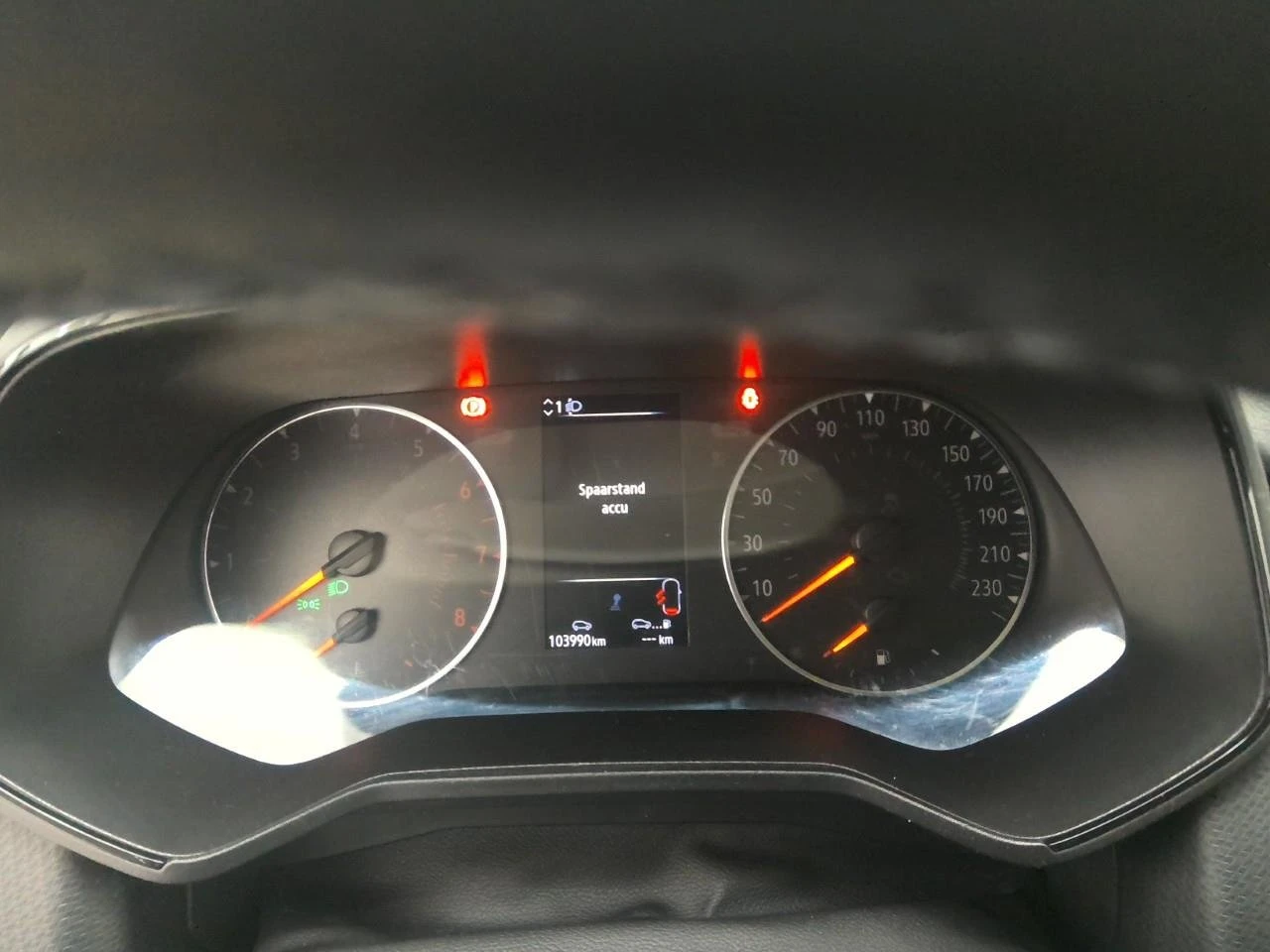 Renault Clio 1.0 Tce Zen, снимка 9 - Автомобили и джипове - 54217413