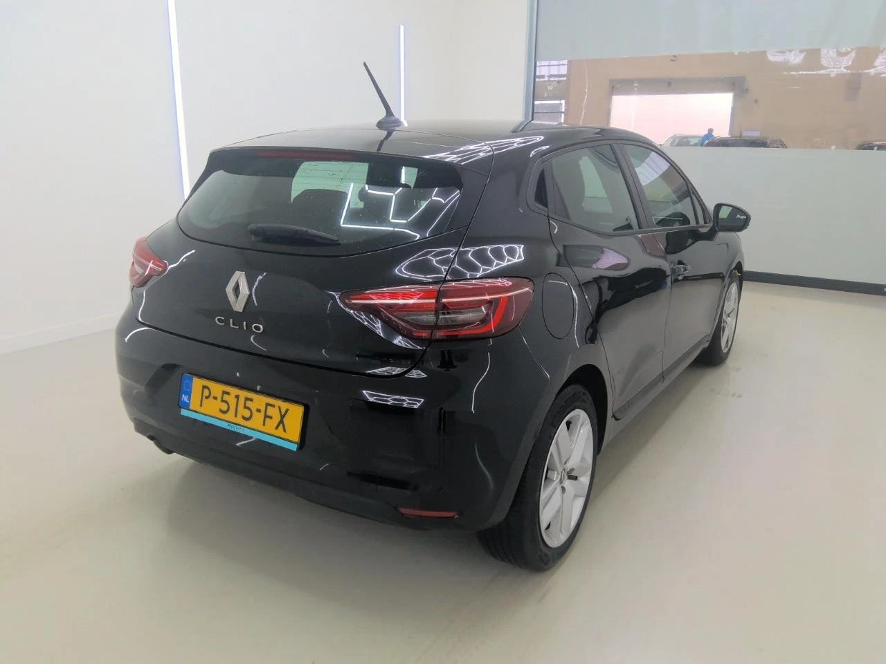 Renault Clio 1.0 Tce Zen, снимка 2 - Автомобили и джипове - 54217413