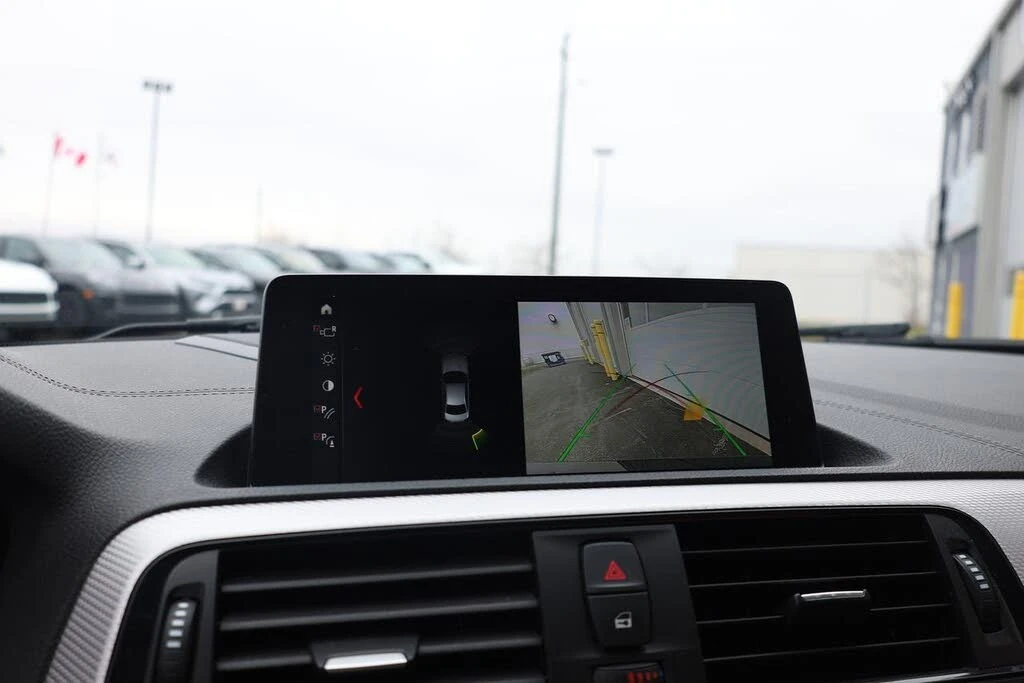 BMW 240 I * M-Package* * HeadUp* AвтоКредит* (ЦЕНА ДО БГ), снимка 13 - Автомобили и джипове - 54217231