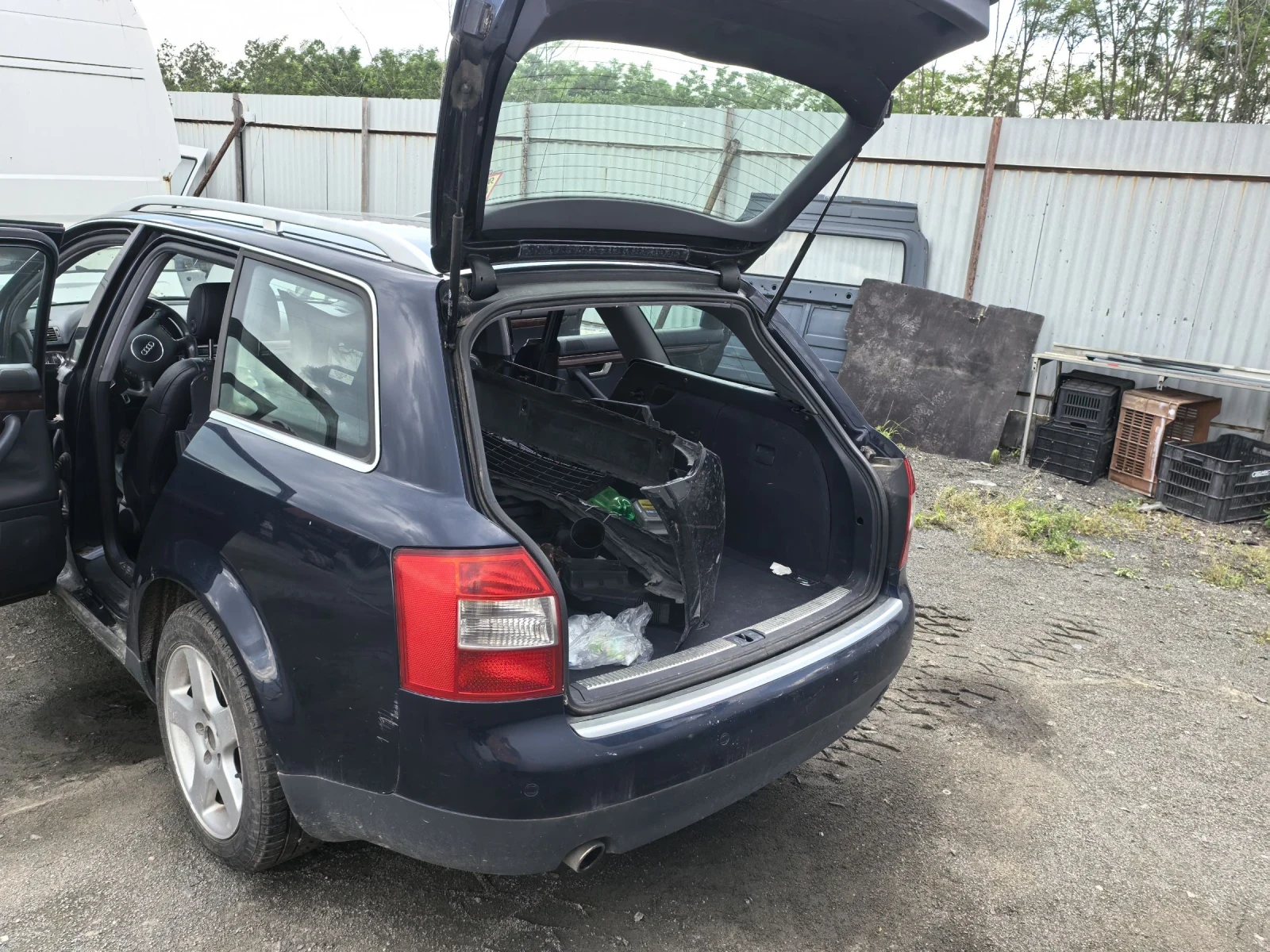 Audi A4 2.0i, снимка 6 - Автомобили и джипове - 54764024