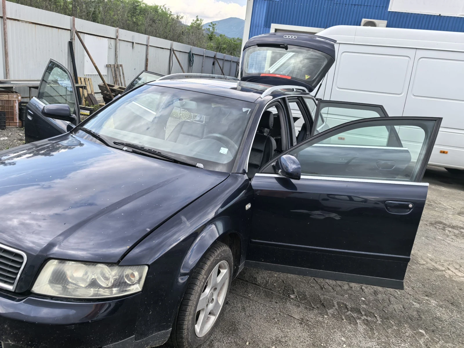 Audi A4 2.0i, снимка 3 - Автомобили и джипове - 54764024
