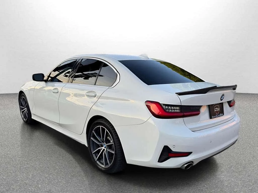 BMW 330 * i xDrive 4dr All wheel Drive Sedan Automatic * C, снимка 6 - Автомобили и джипове - 54785365