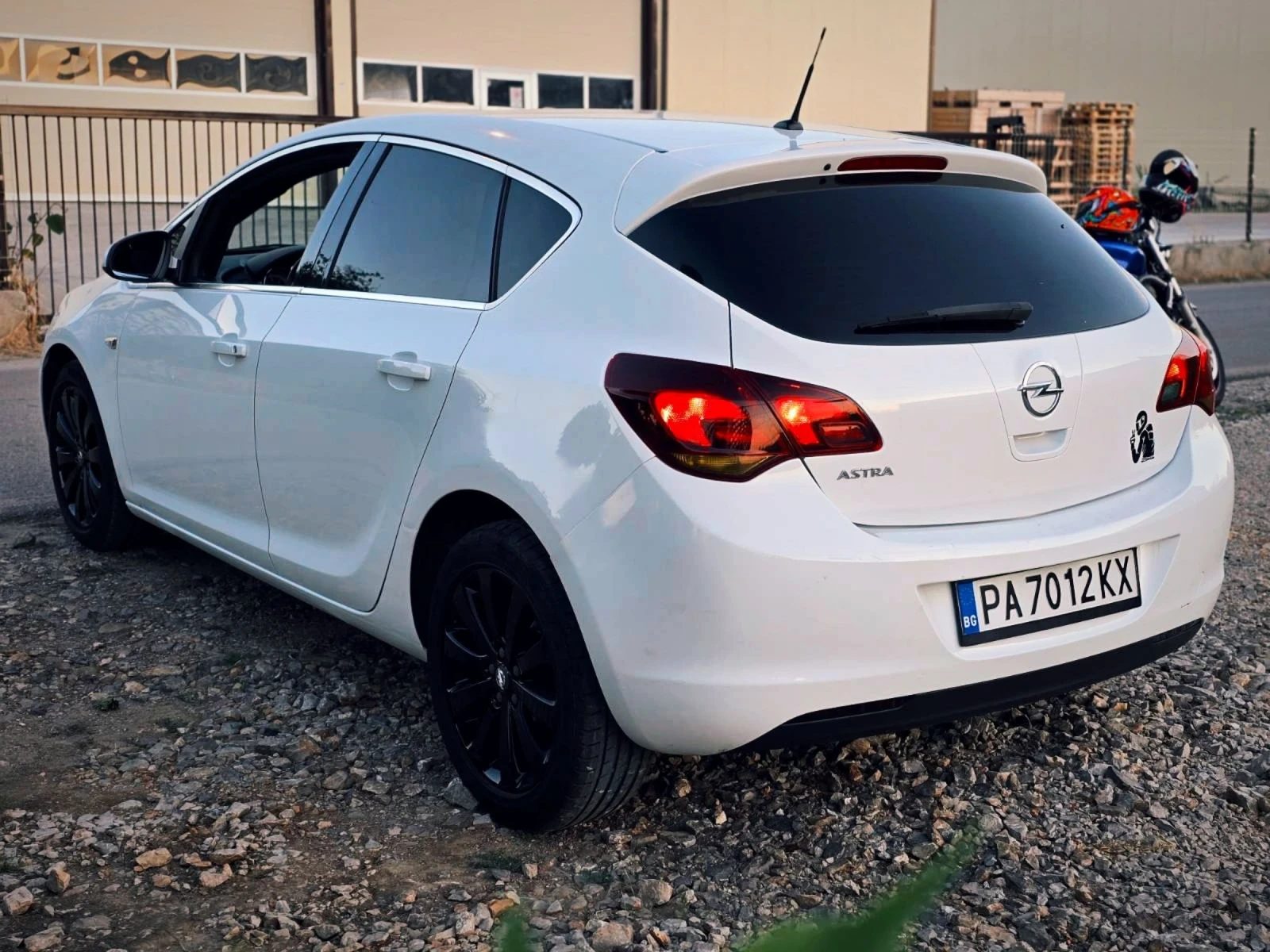 Opel Astra 1.4 LPG, снимка 3 - Автомобили и джипове - 54978339
