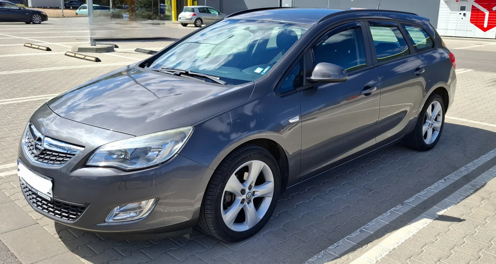 Opel Astra Sports Tourer ГАЗ, снимка 2 - Автомобили и джипове - 54982007