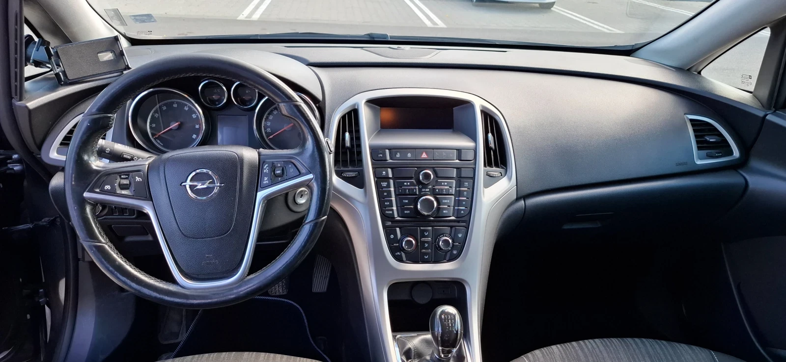 Opel Astra Sports Tourer ГАЗ, снимка 9 - Автомобили и джипове - 54982007