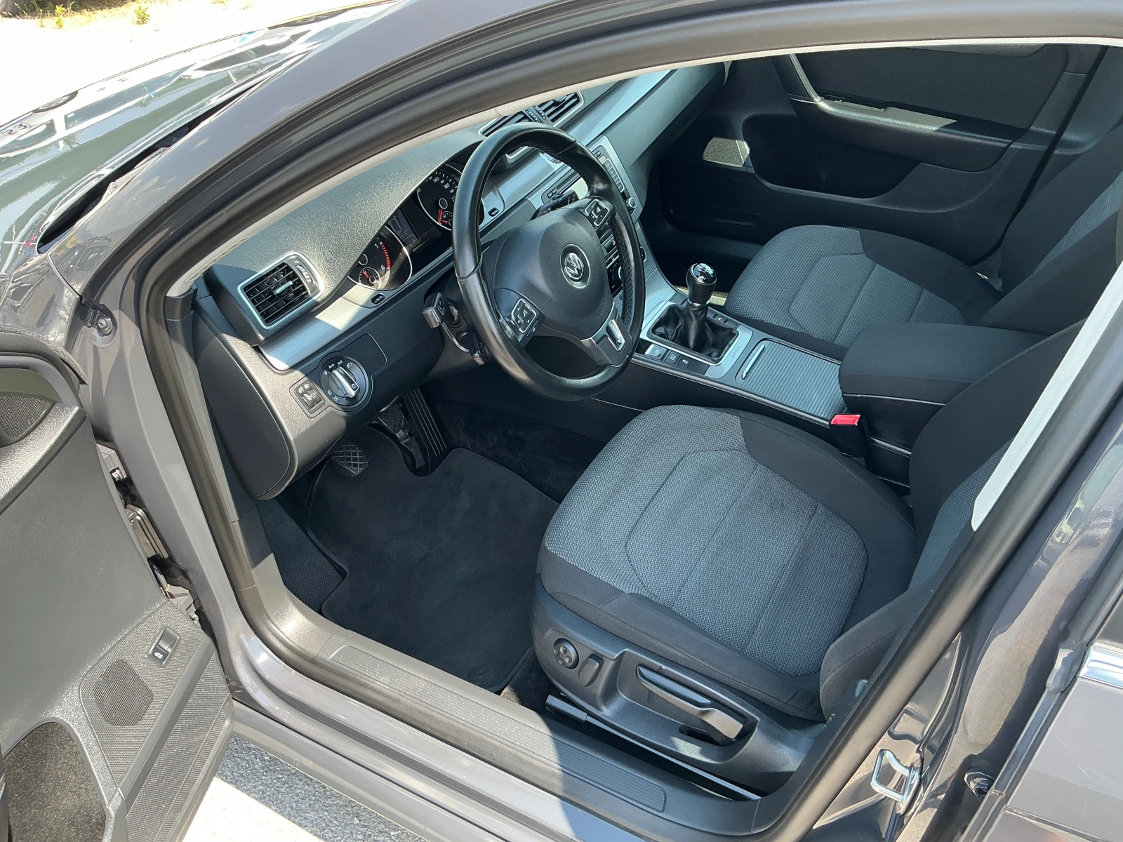 VW Passat 2.0 TDI 4MOTION, снимка 11 - Автомобили и джипове - 55070478