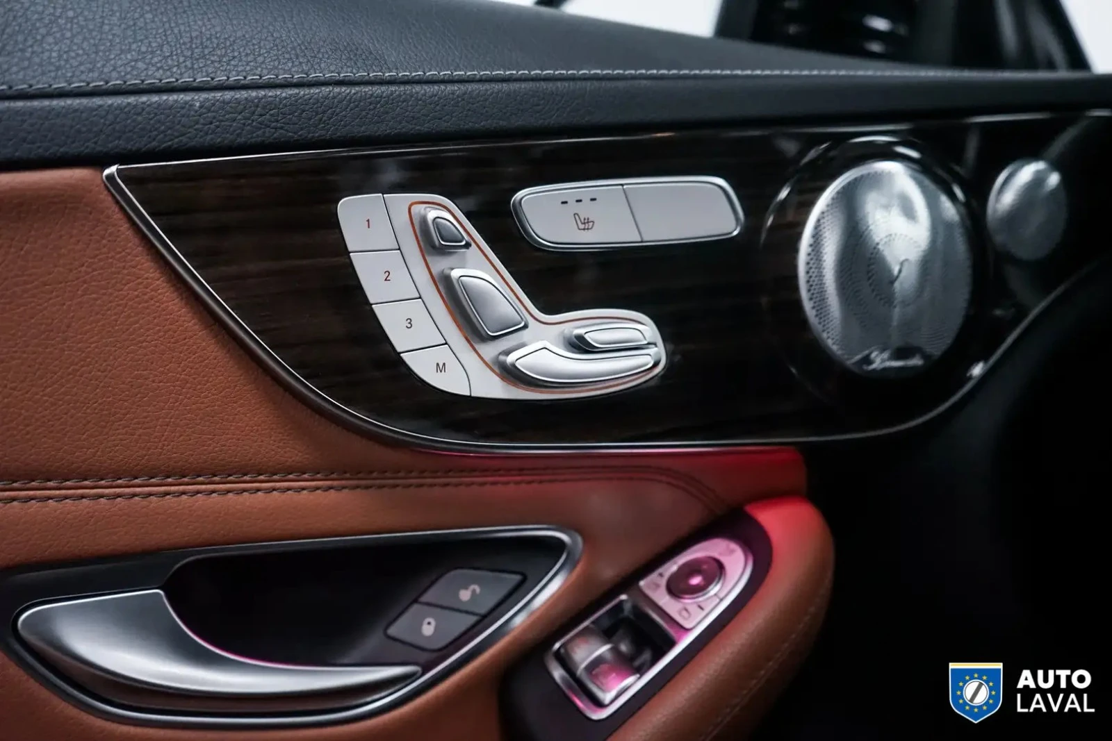 Mercedes-Benz C 43 AMG COUPE ЦЕНА ДО БЪЛГАРИЯ АВТОКРЕДИТ, снимка 15 - Автомобили и джипове - 55625269