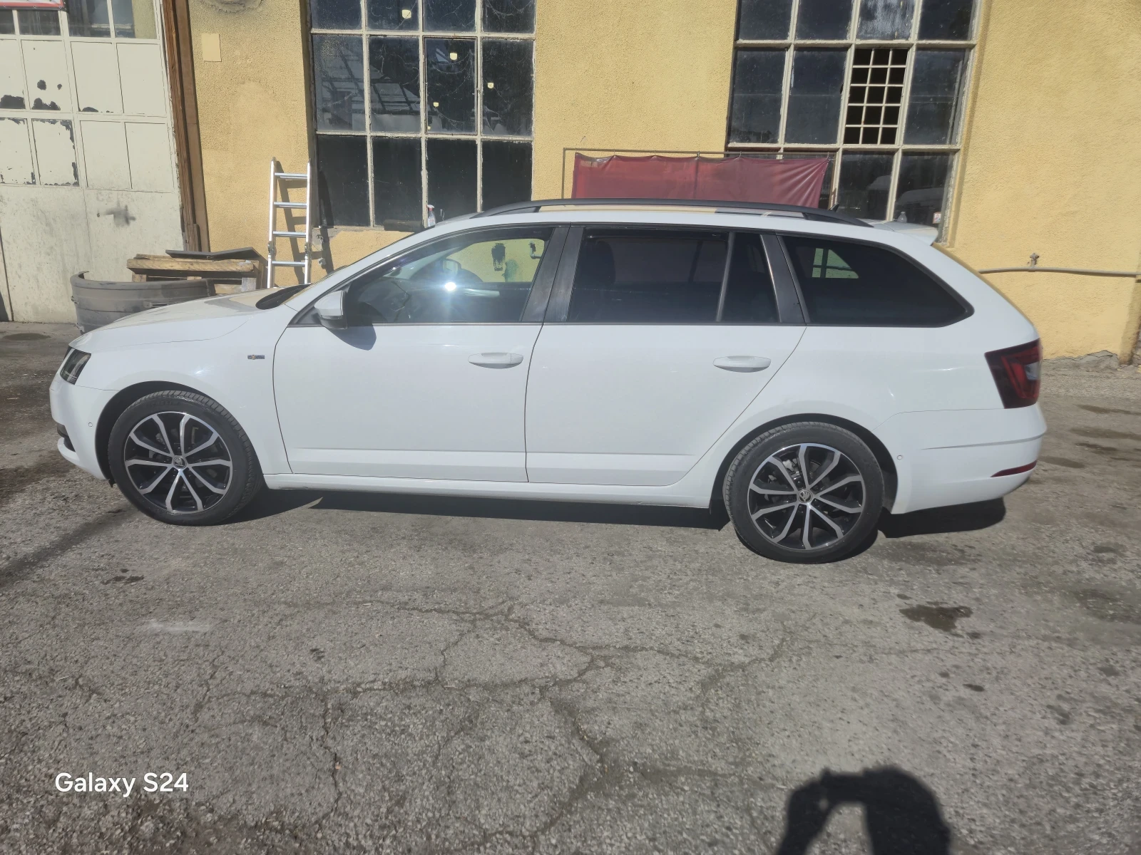 Skoda Octavia Комби, снимка 2 - Автомобили и джипове - 55991562