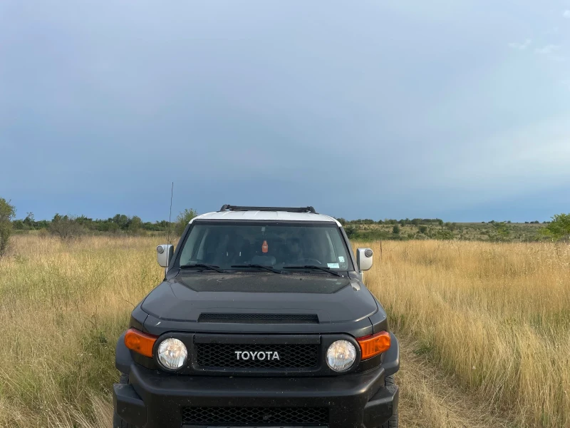 Toyota Fj cruiser Налична в БГ ! 4WD, Diff lock , Atrac, снимка 2 - Автомобили и джипове - 48723742