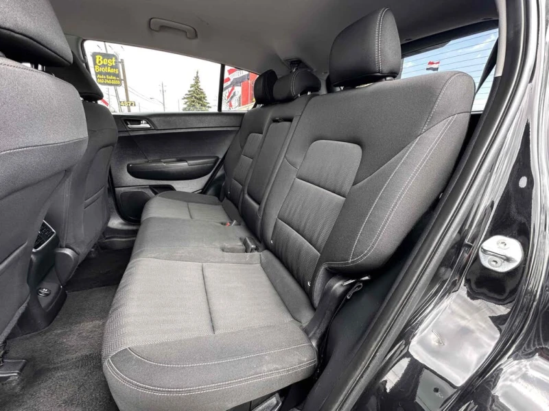 Kia Sportage * АВТО КРЕДИТ* ЦЕНА ДО БГ * СЕРВИЗНА ИСТОРИЯ * , снимка 14 - Автомобили и джипове - 52629234