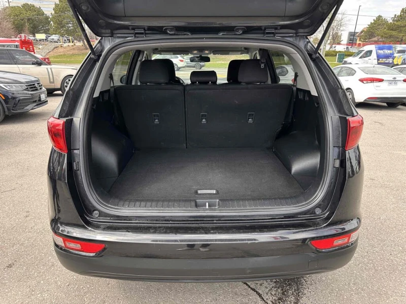 Kia Sportage * АВТО КРЕДИТ* ЦЕНА ДО БГ * СЕРВИЗНА ИСТОРИЯ * , снимка 15 - Автомобили и джипове - 52629234