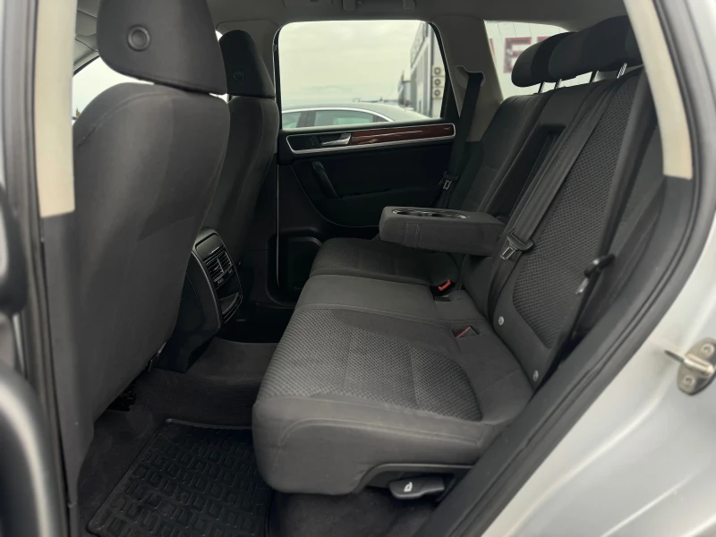 VW Touareg 3.0TDI, снимка 11 - Автомобили и джипове - 53454746