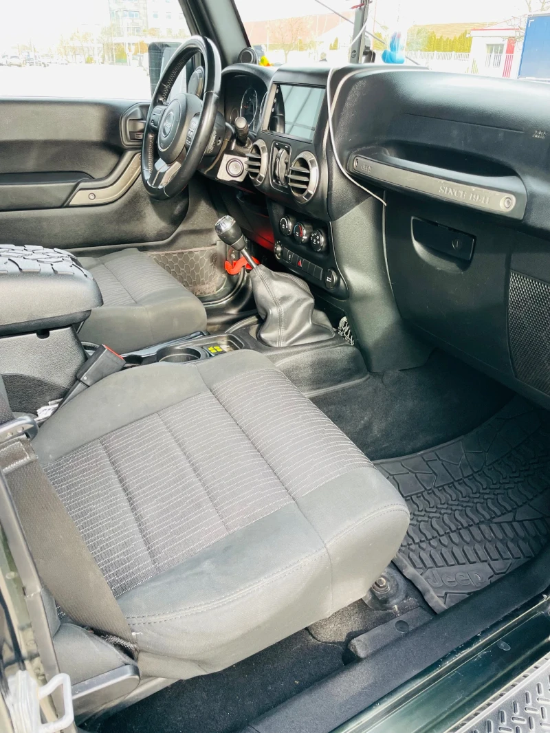 Jeep Wrangler 3.6 sport ръчка 4х4 285 к.с, снимка 8 - Автомобили и джипове - 53537840