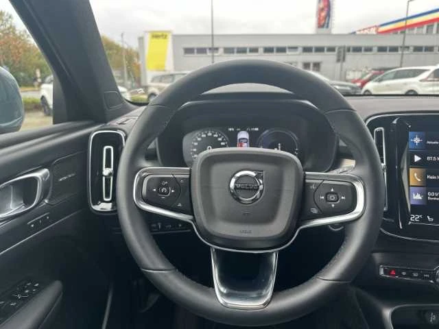 Volvo XC40, снимка 8 - Автомобили и джипове - 48444103