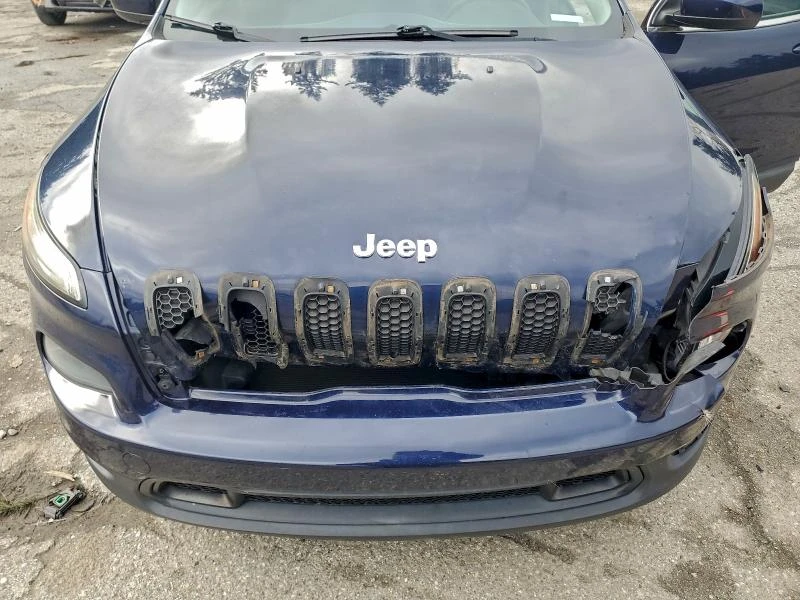 Jeep Cherokee 2.4L 4 Front-wheel Drive, снимка 4 - Автомобили и джипове - 53122150