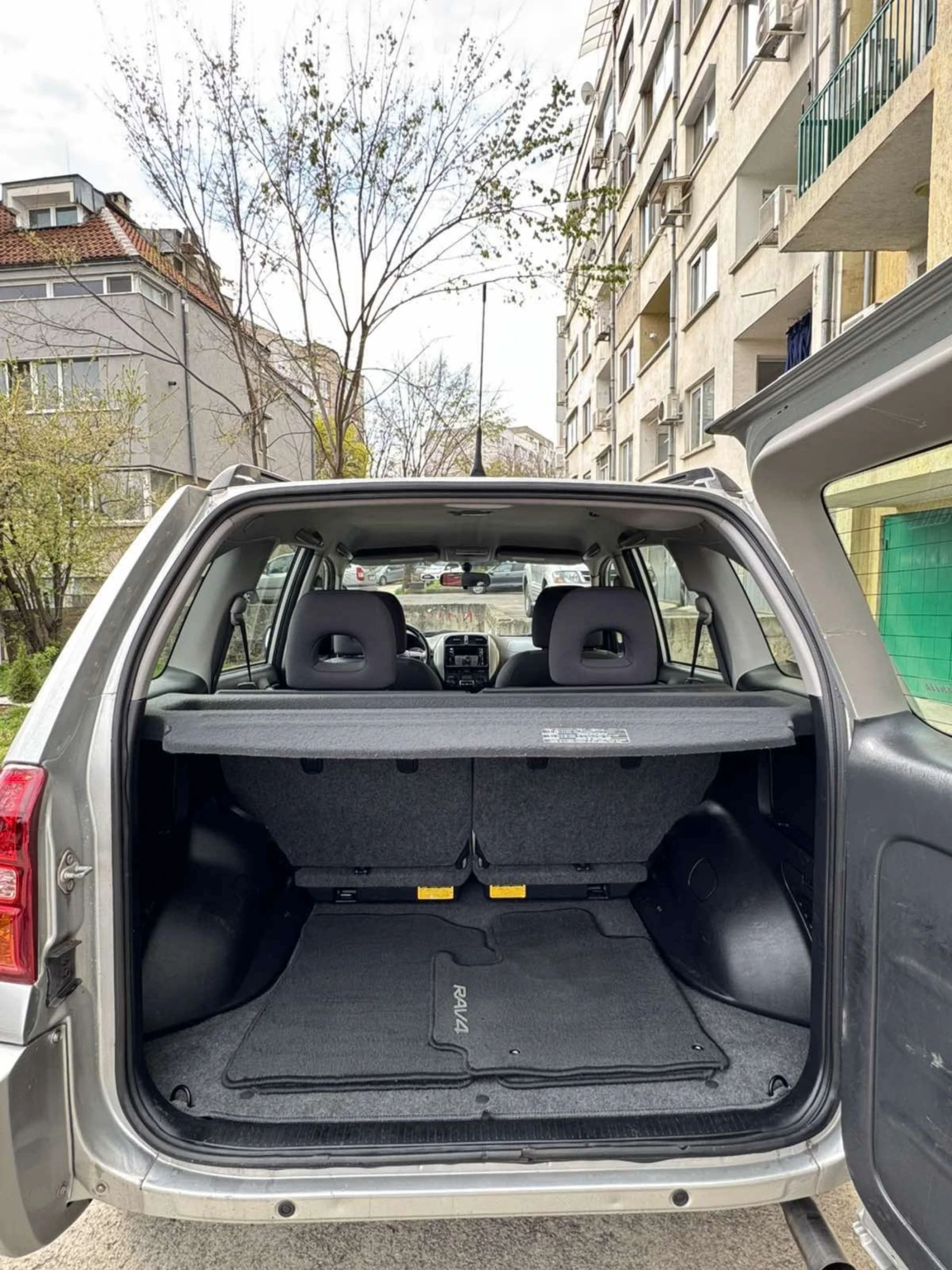 Toyota Rav4 Топ състояние внос Италия  - изображение 7